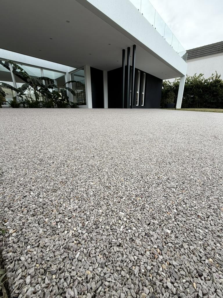 Lecatex Stone — Galería y patio